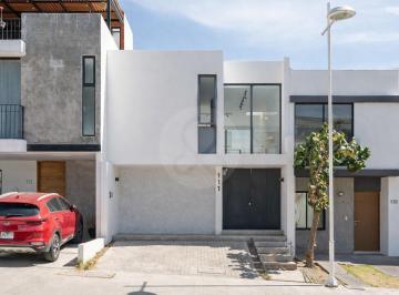 2a24b8a0-a4e1-4301-acf6-27b9e300d446.png · Casa en Condominio en Venta en Fraccionamiento Bosque Real