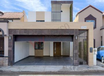 N/A · Casa Nueva en Venta en Sevilla Residencial Zona Novena Excelentes Acabados