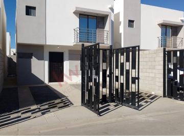 N/A · Casa en Renta en Privada Camille con Alberca