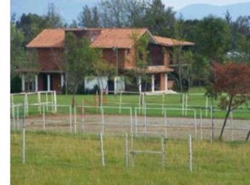 N/A · Venta de Rancho en Villa Guerrero, Estado de México, con Casa Habitación.