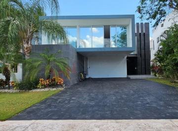 N/A · Se Vende Casa Frente Al Lago en Lagos del Sol Cancun