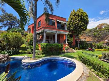 Casa · 650m² · 4 Recámaras · 6 Estacionamientos · Casa - Fraccionamiento Rancho Cortes