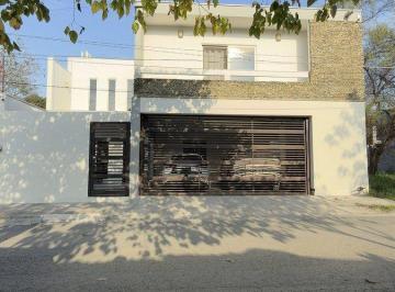 Casa · 281m² · 4 Recámaras · 2 Estacionamientos · Casa en San Pedro El Álamo