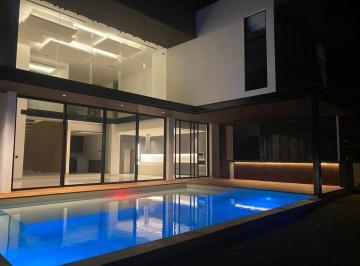 05b81f67e4e91921c8a88a8a0c07abbb5c439f9976b9c6ebd7880ee73c2dd82a · Yucatán Country Club. Privada Kilil, Moderna, Frente a Lago y Campo de Golf