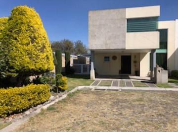 Casa · 226m² · 3 Recámaras · 2 Estacionamientos · Casa en Venta en Cacalomacán