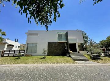 Casa en condominio de 4 habitaciones, Zapopan · Casa en Venta en Esquina | Valle Real, Zapopan