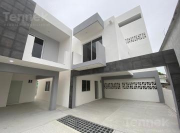 Casa · 106m² · 3 Recámaras · 2 Estacionamientos · Casa - del Pueblo