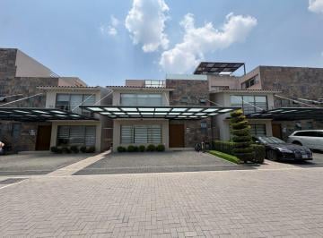 Casa · 306m² · 3 Recámaras · 3 Estacionamientos · Casa en Venta en Metepec, Montecarlo