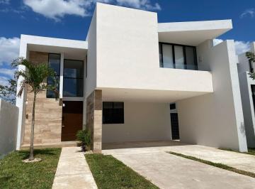 Casa de 4 habitaciones, Mérida · Casa en Renta en Merida Yucatan Parque Central