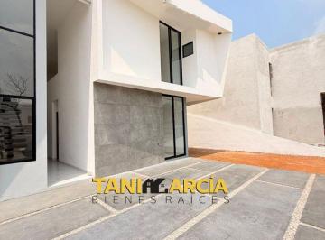 Casa de 3 habitaciones, Fortín · Preventa - Casa Moderna Doble Altura en Fraccionamiento Privado en Fortín!