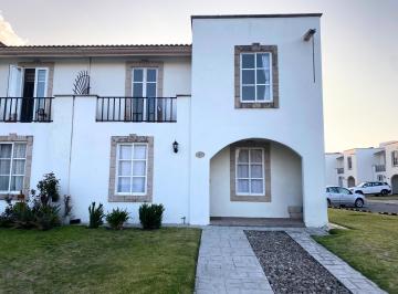 Casa · 133m² · 3 Recámaras · 2 Estacionamientos · Casa en Venta en Lerma, Condominio Cerca de Las Plazas Outlet