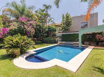 Casa · 485m² · 5 Recámaras · 2 Estacionamientos · Casa en Venta en Fraccionamiento Residencial Sumiya Frente Al Lago
