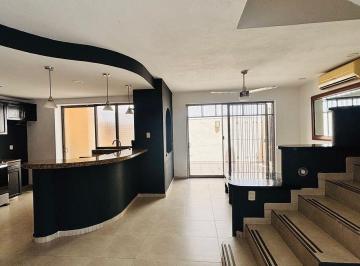 5c77c8108d143c32b707d8ef81223b48911a81c88a50910efce10342c8c63da4 · Casa en Renta en Versalles con Alberca, 4 Recámaras