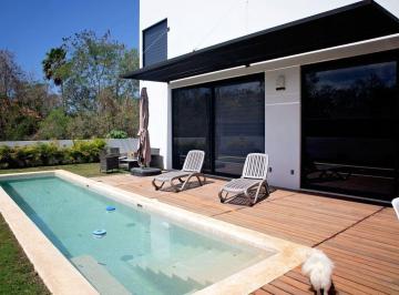 6c73d81a6d2e52b7fbe7e97f1c060e68ec05d97994dd47e1e65558b14b5bb72d · Casa en Venta o Renta en Yucatán Country Club en Privada Cutzam