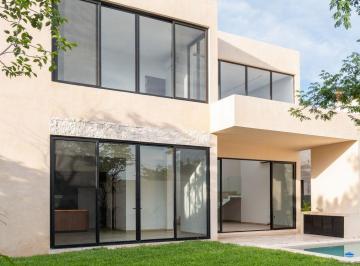 dbe00dac6ac09d02240b3f06adf4b4664529851d9a835c0eb19e0eca4754ff81 · Yucatán Country Club, en Privada Cutzam. Frente Al Parque