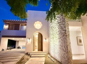 1eb08e79c07b6cfda1aa6cd011264261e17e56b7f922ee5f60da116eda458044 · Espectacular Casa en Yucatán Country Club.