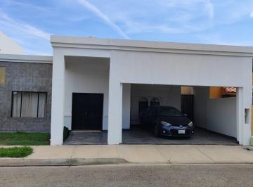 Casa · 149m² · 3 Recámaras · 2 Estacionamientos · Casa en Renta en Mexicali. Privada Puerta de Alcalá. Zona Dorada.