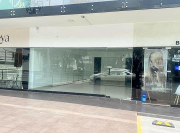 Local comercial · 50m² · 8 Estacionamientos · Local Comercial en Plaza 351 Col. Contry en Monterrey Nl