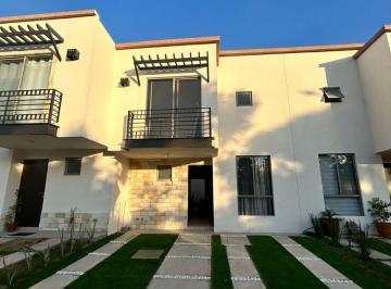 Casa · 140m² · 3 Recámaras · 2 Estacionamientos - RIONDA VEGA · Casa en Renta Amueblada en Closter en Zona Sur en Alba Residencial