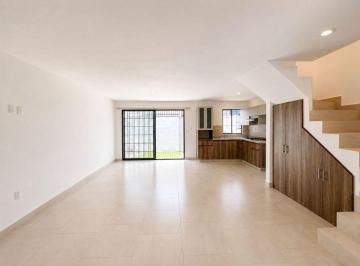 Casa de 3 habitaciones, León · En Venta Frente a Parque