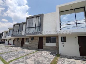 Casa de 3 habitaciones, Querétaro · Casa en Venta en El Refugio con 3 Hab, 3 Baños, Queretaro, Mexico.