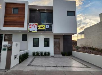 Casa · 132m² · 3 Recámaras · 2 Estacionamientos · Casa en Venta Fraccionamiento Cañadas del Bosque Tres Marías