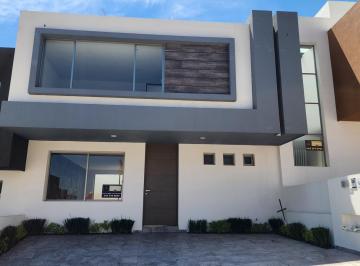 Casa · 164m² · 3 Recámaras · 2 Estacionamientos · Casa en Venta en Cañadas, Tres Marías Fraccionamiento Privado
