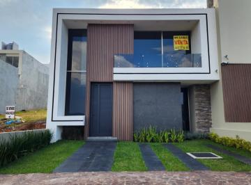 Casa · 216m² · 4 Recámaras · 2 Estacionamientos · Casa en Venta Fraccionamiento Privado con Caseta de Vigilancia Área Verde