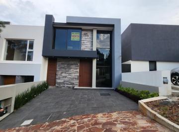 Casa · 206m² · 3 Recámaras · 2 Estacionamientos · Casa en Venta Fraccionamiento Privado con Áreas Verdes