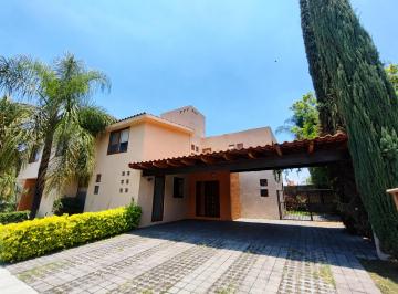 Casa de 5 habitaciones, Corregidora · Casa de 5 Recamaras y Cuarto de Servicio en Puerta Real