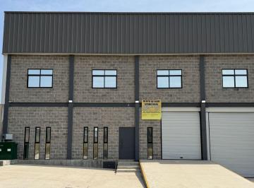Bodega comercial , San Pedro Tlaquepaque · Bodega Industrial en La Piedrera | 1,050 m² | Andén + Rampa