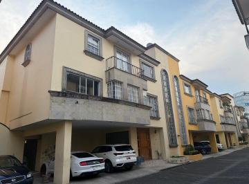 Casa de 3 habitaciones, Huixquilucan · Casa en Venta en Conjunto Interlomas Valle de Castilla
