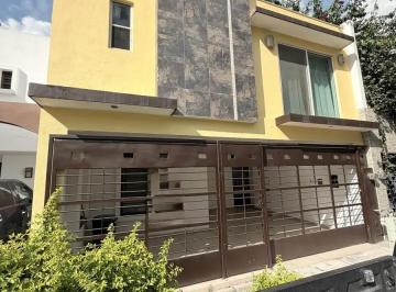 1 · Casa en Renta Equipada, Cumbres San Agustín, Monterrey, Nuevo León.