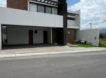 Casa de 4 habitaciones, Santiago · Excelente Casa en Renta en Bosques de Las Misiones