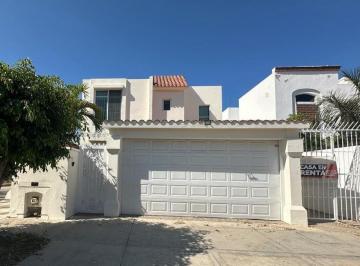 Casa · 380m² · 3 Recámaras · 2 Estacionamientos · Casa en Sábalo Country