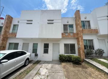 Casa · 105m² · 1 Recámara · 2 Estacionamientos · Casa Dentro de Coto Mariano Otero