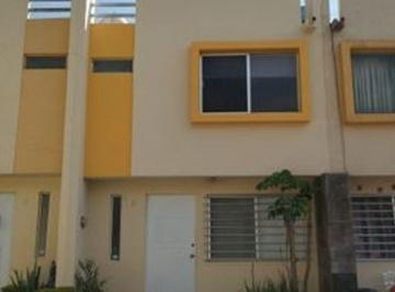 Casa de 2 habitaciones, Zapopan · Venta de Casa en Zapopan Col Villas del Ixepete