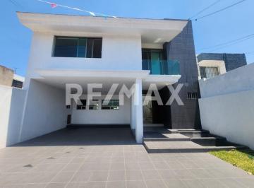 Casa · 350m² · 4 Recámaras · 4 Estacionamientos · Casa en Venta en Jardines de Guadalupe - (4)