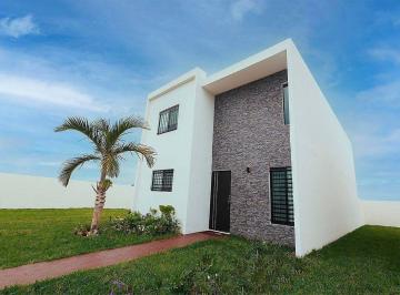 18b0240a59f0c4095c72202049fd99bed13dc85e10f6928e3cb4c86d0cff26c3 · Casa de Dos Pisos en Venta en Fraccionamiento Las Americas