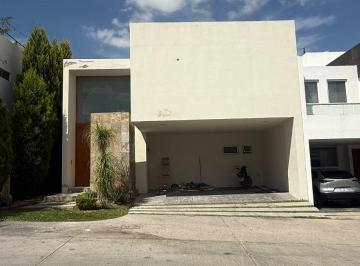 Casa de 3 habitaciones, San Luis Potosí · Casa Amplia y Funcional en Privada