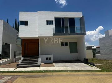 Casa de 3 habitaciones, Zapopan · Casa en Renta Valle Imperial