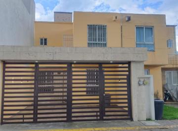 Casa en condominio · 84m² · 3 Recámaras · 2 Estacionamientos · Casa en Condominio en Los Cedros 400
