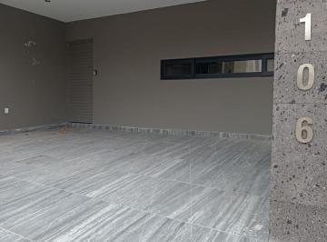 Casa · 334m² · 4 Recámaras · 4 Estacionamientos · Casa en Fraccionamiento Residencial Cañada del Refugio
