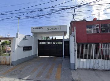 Casa en condominio de 3 habitaciones, Toluca · Inmueble de Recuperación Ubicado en Colima 317, Centro, Delegación San Lorenzo Tepaltitlán.
