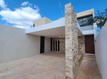 Casa · 350m² · 4 Recámaras · 4 Estacionamientos · Casa en Venta en Temozon Norte en Mérida Yucatán.