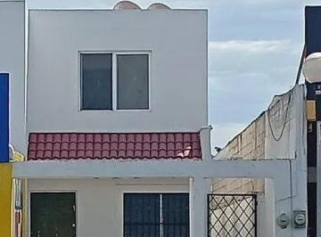 Casa · 5 Recámaras · Casa en Renta en Fracc. Las Américas, Mérida Yucatán (Eb - Vu2367)