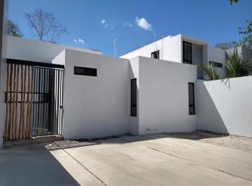 Casa · 3 Recámaras · 2 Estacionamientos · Casa en Venta en Cholul, Mérida Yucatán (Eb - Vv3367)