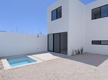 Casa · 252m² · 3 Recámaras · 2 Estacionamientos · Casa en Venta en Cholul en Mérida Yucatán.