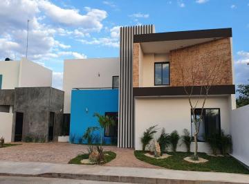 Casa · 243m² · 3 Recámaras · 2 Estacionamientos · Casa en Venta en Conkal, Conkal Yucatán