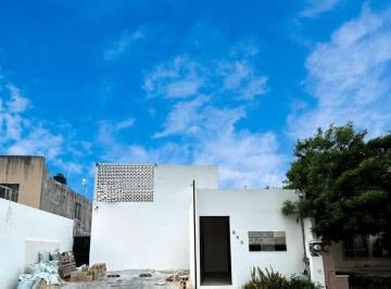 Casa · 220m² · 4 Recámaras · 2 Estacionamientos · Casa en Fraccionamiento Las Américas
